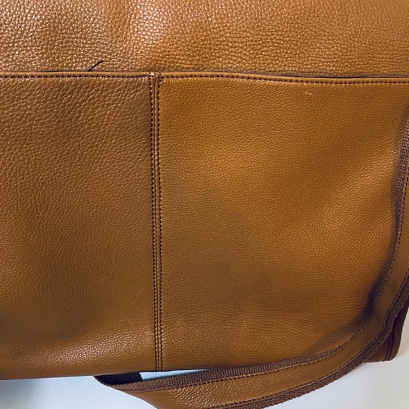 Bellino Cancun Leather Laptop Messenger Bag - Picture 6 of 13